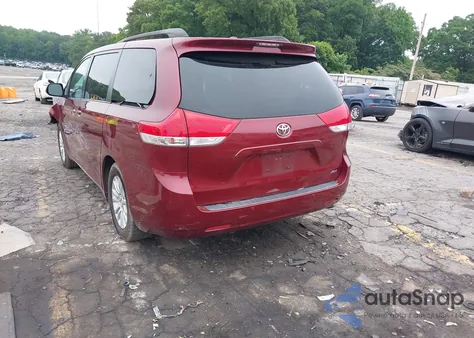 2011 Toyota Sienna Xle V6 z USA, uszkodzony, nr VIN 5TDYK3DC1BS007266